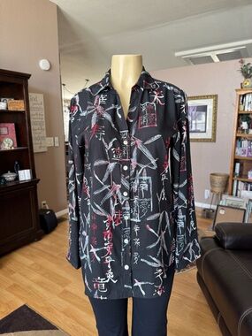 Chico’s black & red Asian inspired button up blouse-size M